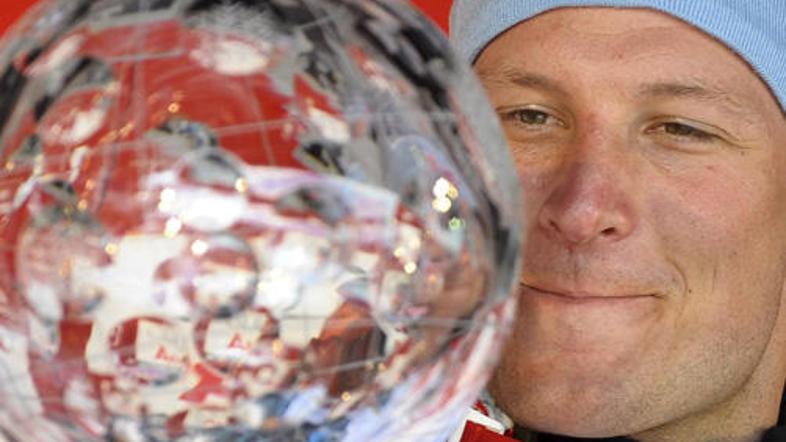 Norvežan Aksel Svindal je v soboto prejel svoj drugi veliki kristalni globus.