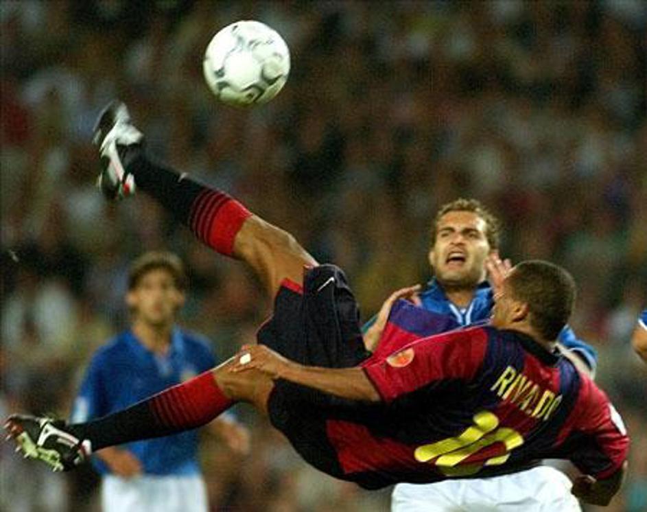 Rivaldo je tako sprožil svoje škarjice leta 2001 proti ekipi Valencie.