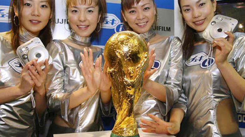 Nogomet je svetovna vaba za potrošnike.