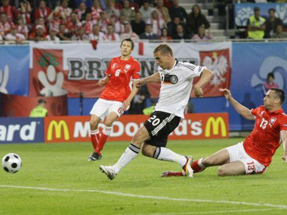 Lukas Podolski, po rodu Poljak, je dvakrat zatresel mrežo Poljske.