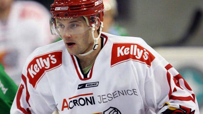 Kapetan Tomo Hafner in ostali Jeseničani so prvi obračun v novi sezoni odigrali 