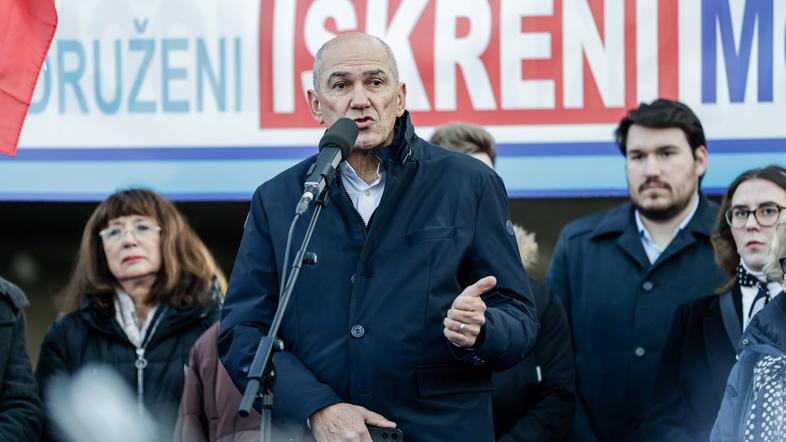 protestni shod, ki ga organizirata Inštitut 1.oktober in ljudska iniciativa Glas upokojencev,Janez Janša