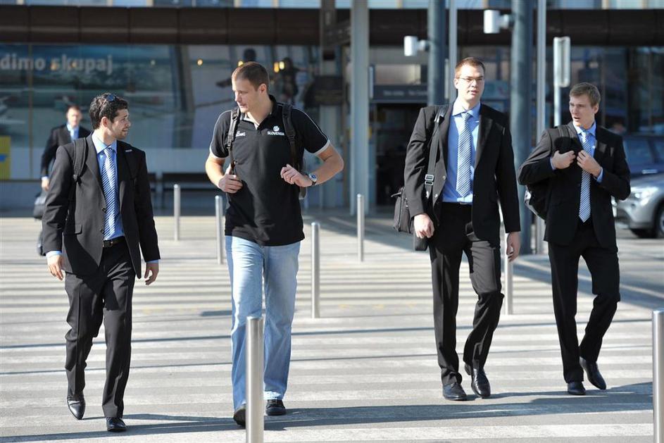 reprezentanca slovenija brnik odhod ožbolt nesterović slokar dragić