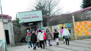 Odpadli strop je nagnal strah v kosti ne le vsem, ki so vsak dan v šolskih klope