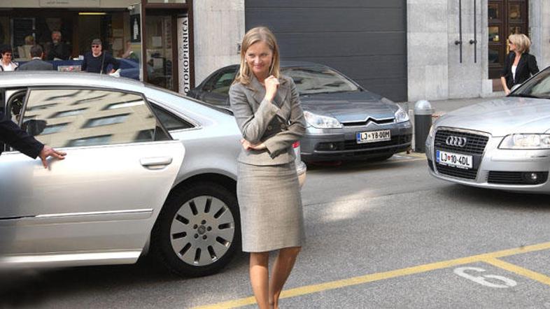 Katarina Kresal je za prehitro vožnjo po primorski avtocesti opravičila svojega 