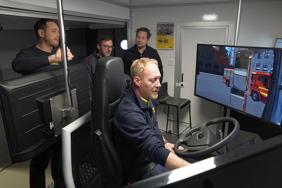 AMZS simulator intervencijske vožnje, gasilsko vozilo