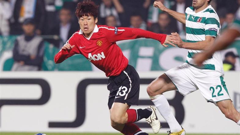 (Bursaspor - Manchester United) Park Ji-Sung in Turgay Bahadir