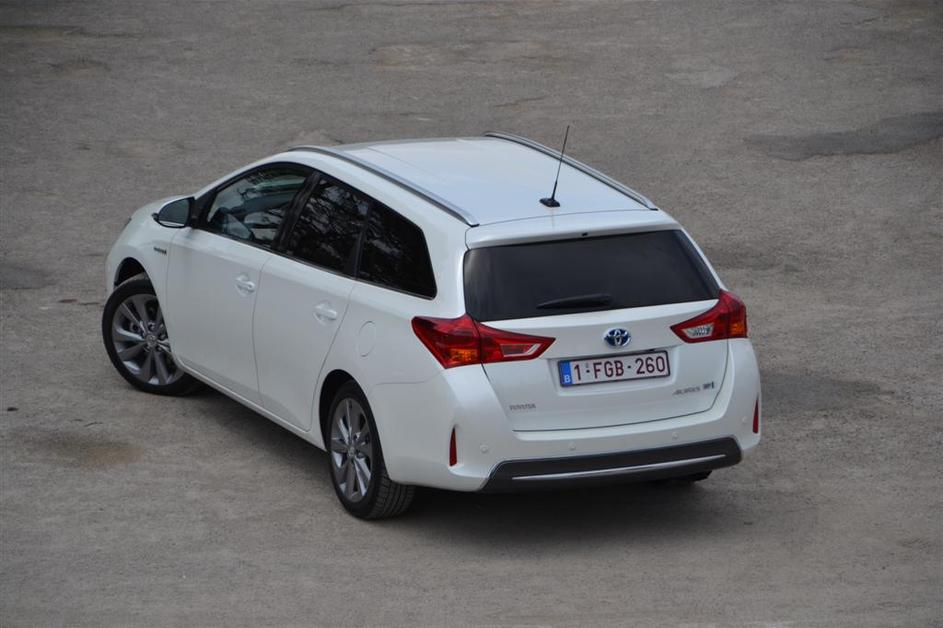 Toyota auris touring sports