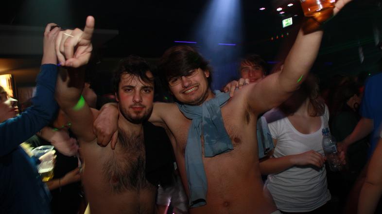 Sobotna norija v Planet Tušu