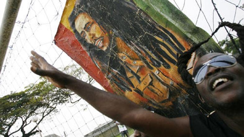 Film bo mogoče doživel premiero še pred dokumentarcem Martina Scorseseja, ki bo 