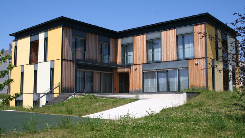 Zamisel o bivalni enoti se je rodila iz skrbi, kaj bo z osebami z motnjami v duš