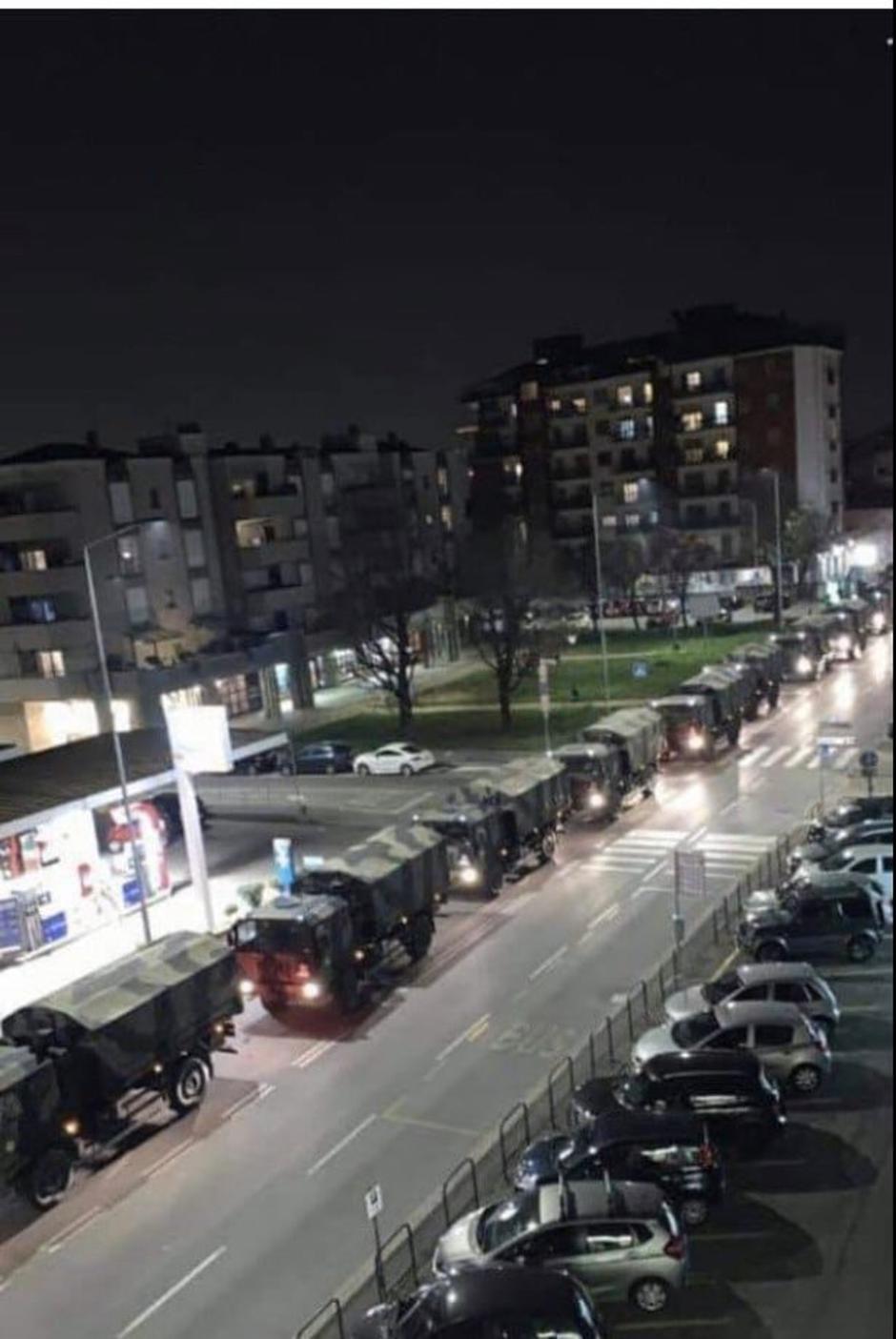 bergamo tovornjaki trupla | Avtor: Reševalni pas/Twitter