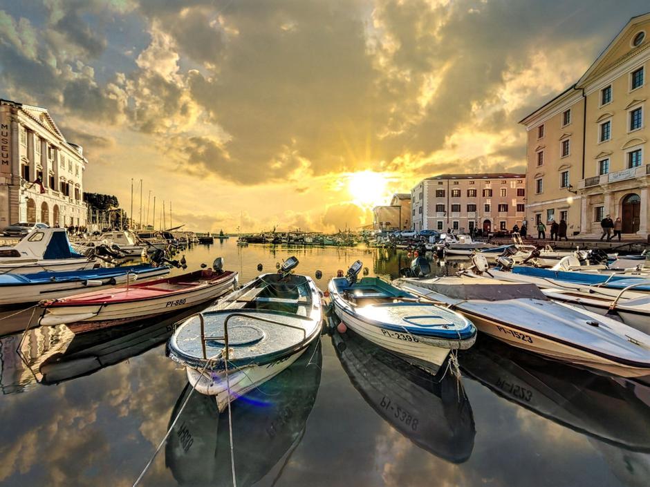 Huawei | Avtor: S soncem obsijan, Piran, Foto: Gregor Pavlin