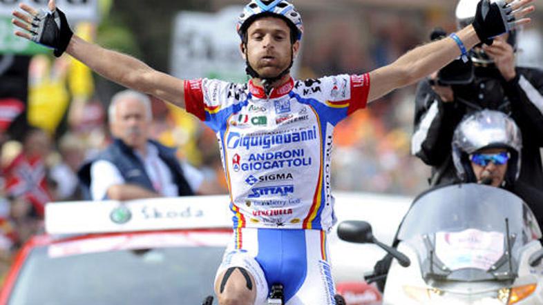 Michele Scarponi je po uspešnem pobegu postal zmagovalec šeste etape Gira.