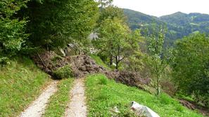 Zemeljski plaz v Gorjah pri Cerknem