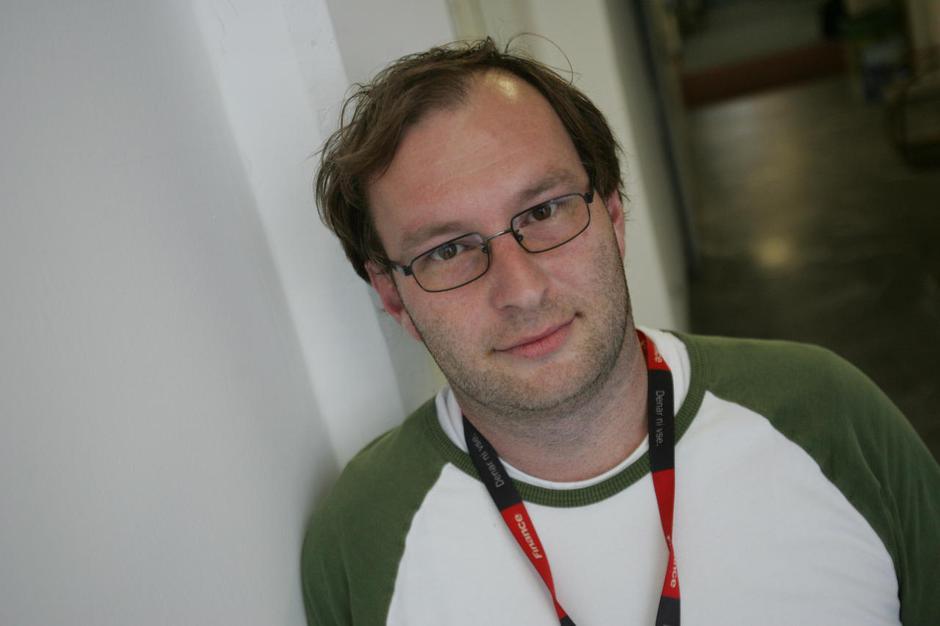 Jaka Elikan ob odzivih politike ugotavlja, da se pri nas ne delimo na levo in de | Avtor: Žurnal24 main