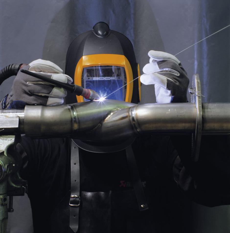 Akrapovič, varjenje, varilec | Avtor: Akrapovič