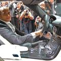 Lewis Hamilton v novem SLS