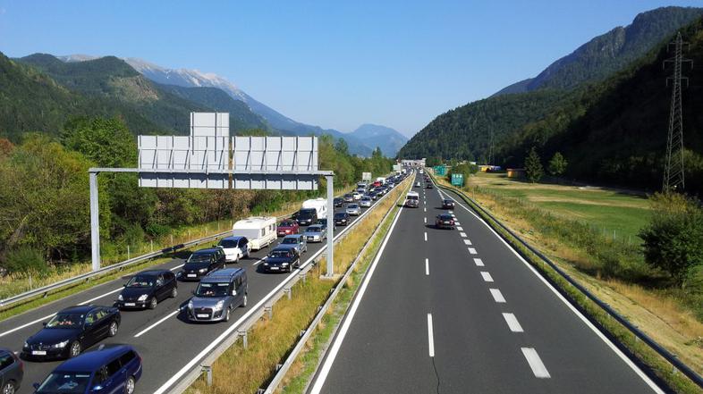 Gneča pred CP Hrušica