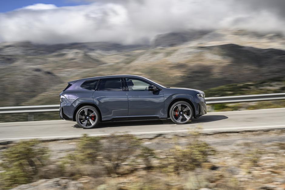 BMW iX3 50 xDrive | Avtor: BMW