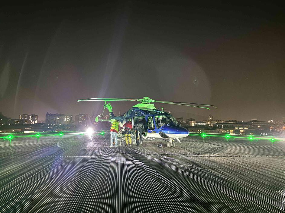 Policijski helikopter, nočni let