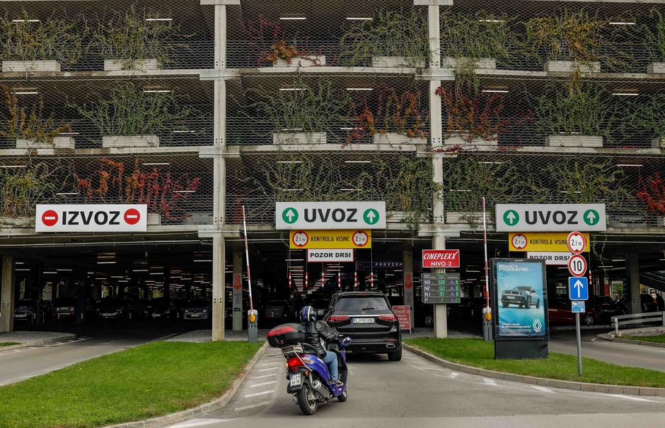 Garažna hiša Supernova Ljubljana Rudnik – E.Leclerc Ljubljana | Avtor: Saša Despot