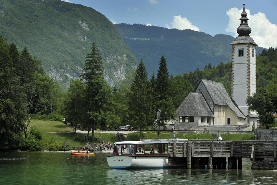 slovenija 04.07.13, Bohinj, bohinjsko jezero, jezero, Cerkev, Obcina Bohinj, fot | Avtor: Anže Petkovšek