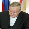 Metropolit Alojz Uran je prepričan, da bo šola izročena v božje roke.