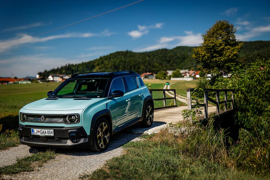 Predstavitev Renault twingo, R4 in R5 | Avtor: Saša Despot