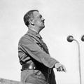 Pesmi o Hitlerjevih modih naj bi Britancem dvigale moralo, ker so sporočale, da 