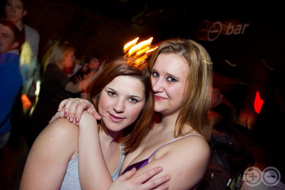 Študenti noreli vse do jutra