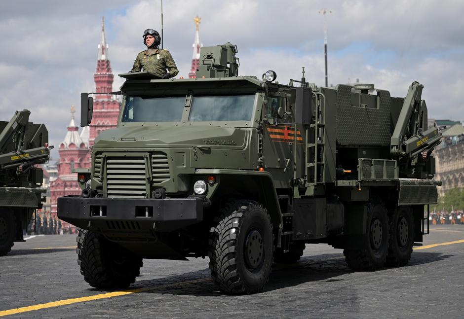 TOS-2 Tosochka – težki raketometni sistem z večcevnim metalcem ognja. | Avtor: Profimedia