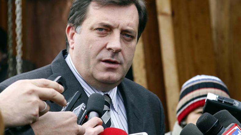 Bosanski mediji poročajo, da namerava premier Republike srbske Milorad Dodik dec