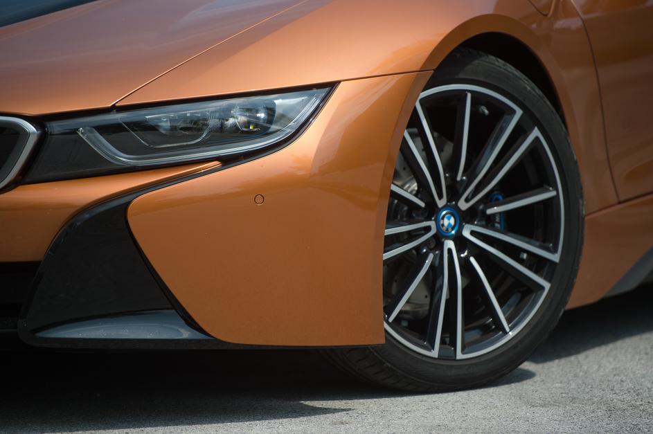 BMW i8 e-drive Roadster