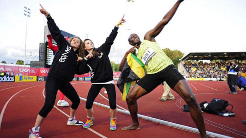 Usain Bolt se ni obremenjeval z zadnjo afero in se v Londonu po svoje veselil zm