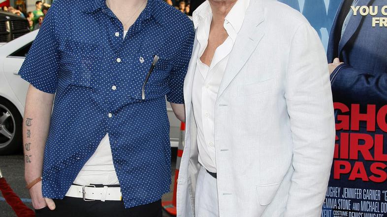 Družina Douglas čaka na razglasitev kazni. (Foto: Flynet/JLP)