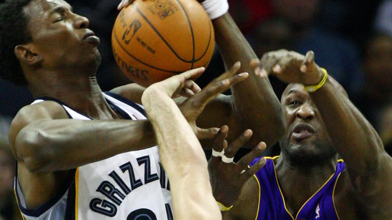 Hasheem Thabeet je premalo natančen in preveč okoren za ligo NBA. (Foto: EPA)