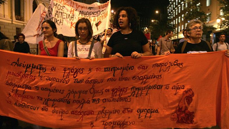 Protestniki so se zbrali zaradi neustreznega odziva vlade na gozdne požare.