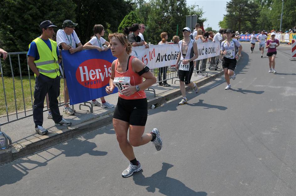Če želite visokoresolucijsko fotografijo, nam pošljite elektronsko sporočilo na 