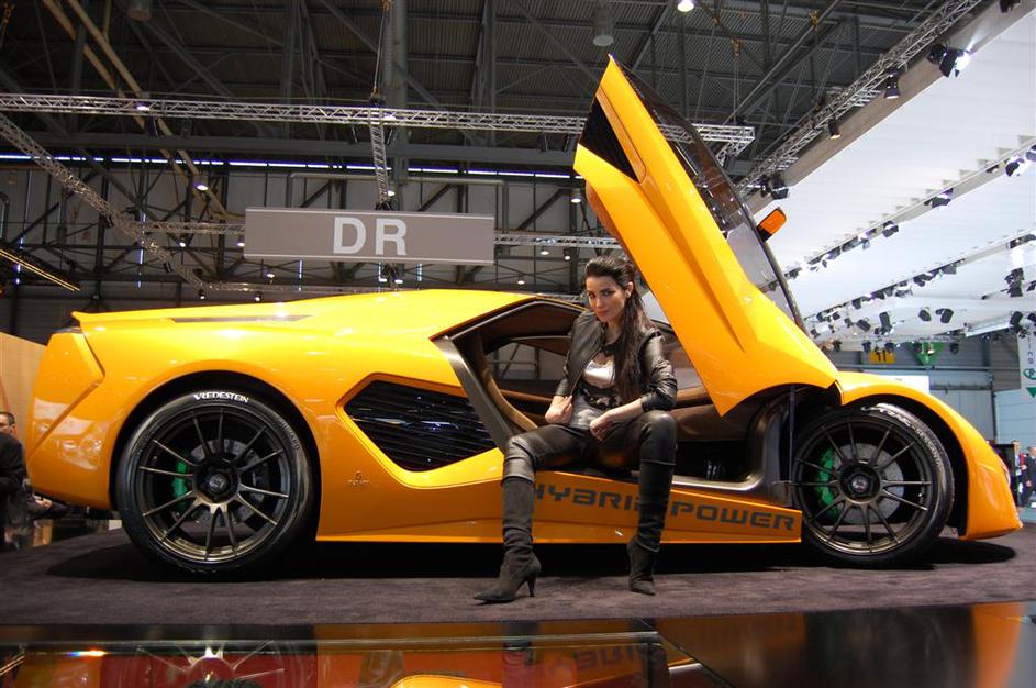 V Ženevi so že razkrite prve avtomobilske novosti. (Foto: Gregor Prebil)