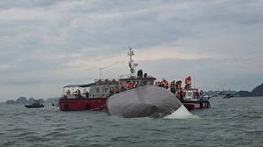 Nesreča turistične ladje v Vietnamu