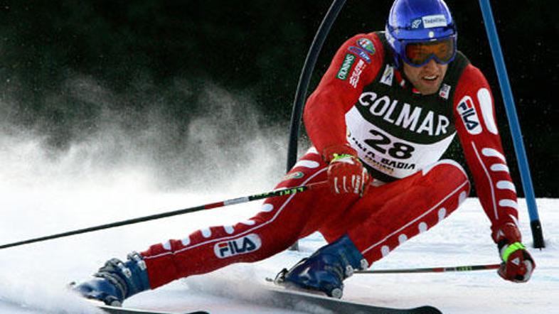 Mirko Deflorian je v resnih težavah.