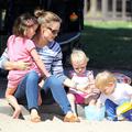 Samuel, Violet, Seraphina Affleck, Jennifer Garner