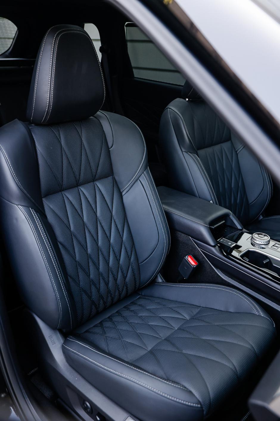 Mitsubishi Outlander PHEV Black Edition | Avtor: Saša Despot