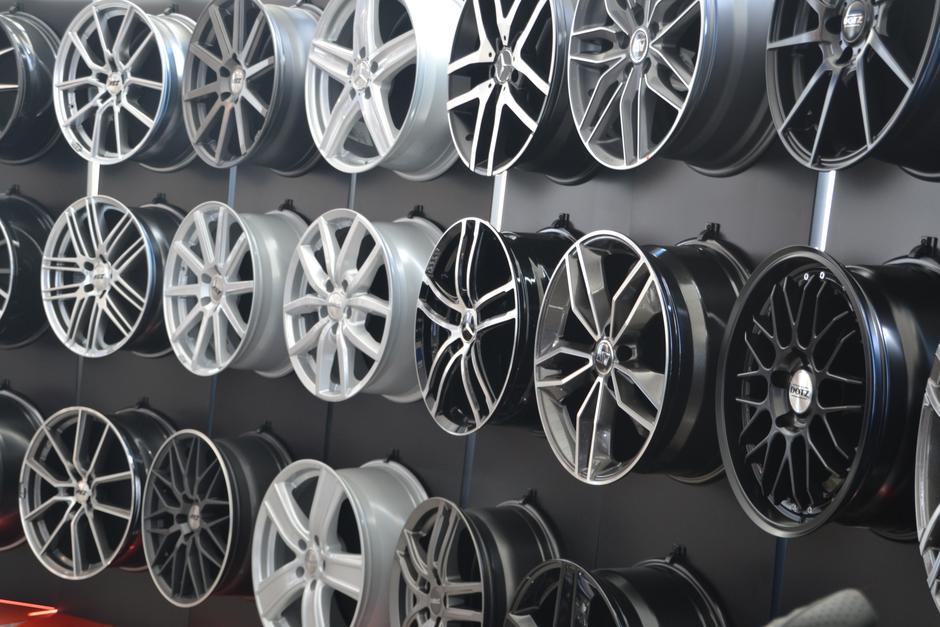 Popravilo avtomobilskih platišč | Avtor: Gregor Prebil