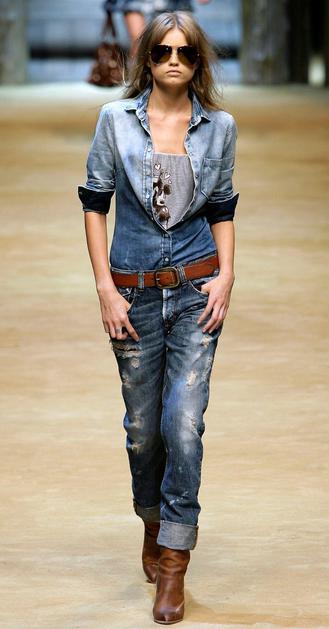 Kombinirate ga lahko kar od glave do pet. (Foto: Imaxtree)