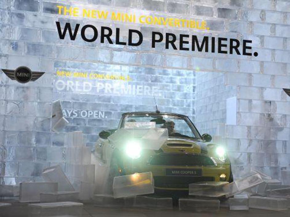 Ena od svetovnih novosti, razstavljenih v Detroitu, je mini kabrio.