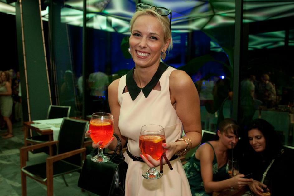 Smetana ve, kako se žura na plaži