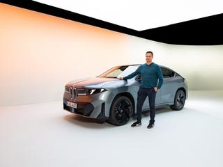 BMW iX4
