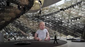 V španskem paviljonu bo obiskovalce pozdravil velikanski dojenček. (Foto: Reuter